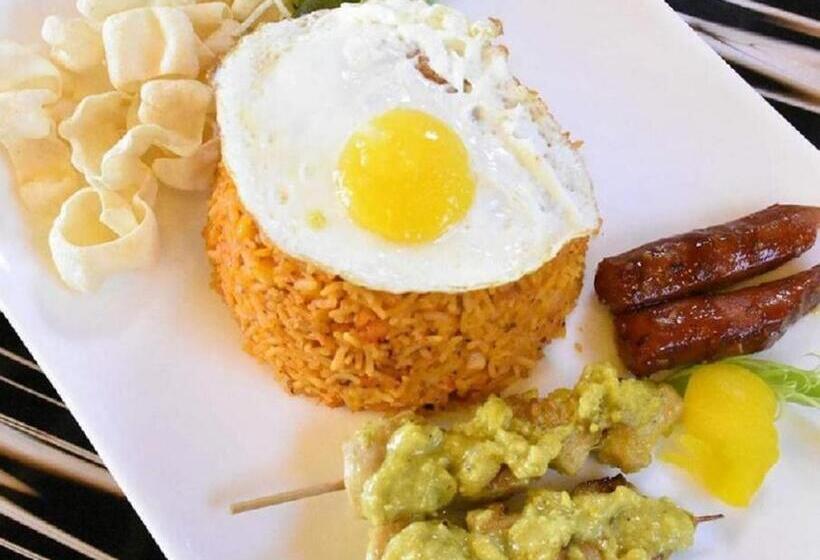 پانسیون Crown Beach Villas With Direct Access To The Bikini Beach