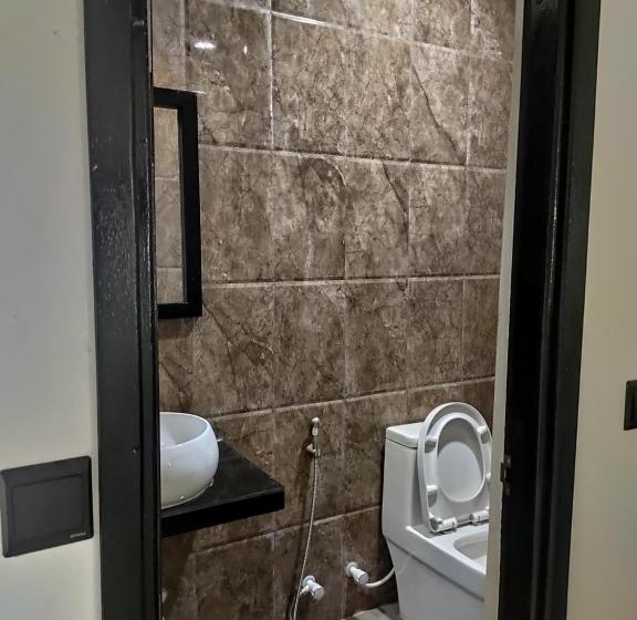 پانسیون Crown Beach Villas With Direct Access To The Bikini Beach