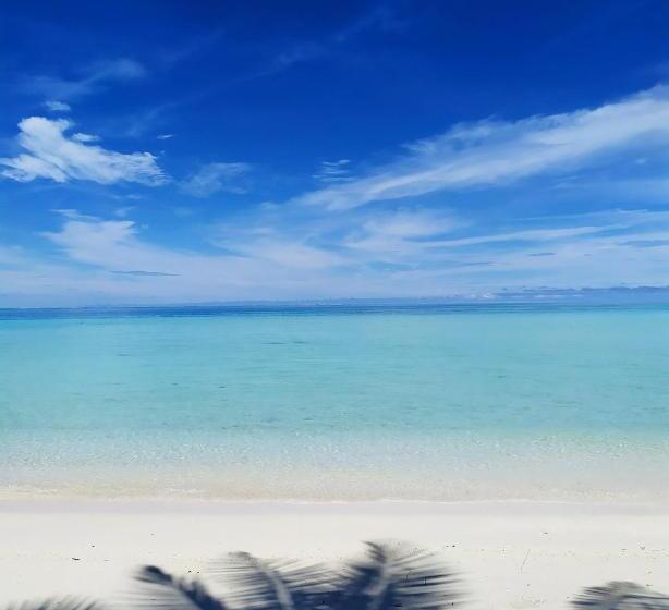 پانسیون Crown Beach Villas With Direct Access To The Bikini Beach