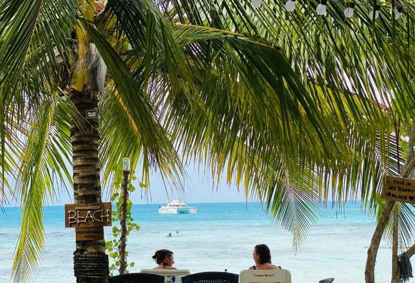 پانسیون Crown Beach Villas With Direct Access To The Bikini Beach