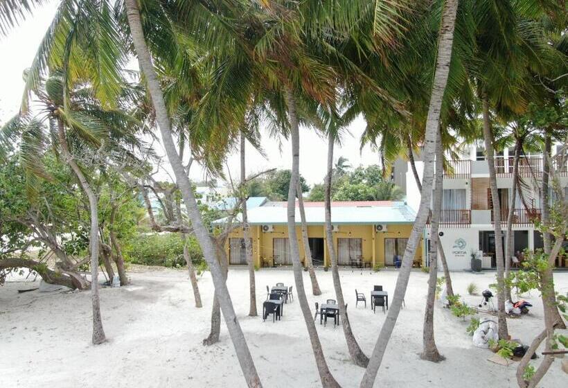 پانسیون Crown Beach Villas With Direct Access To The Bikini Beach