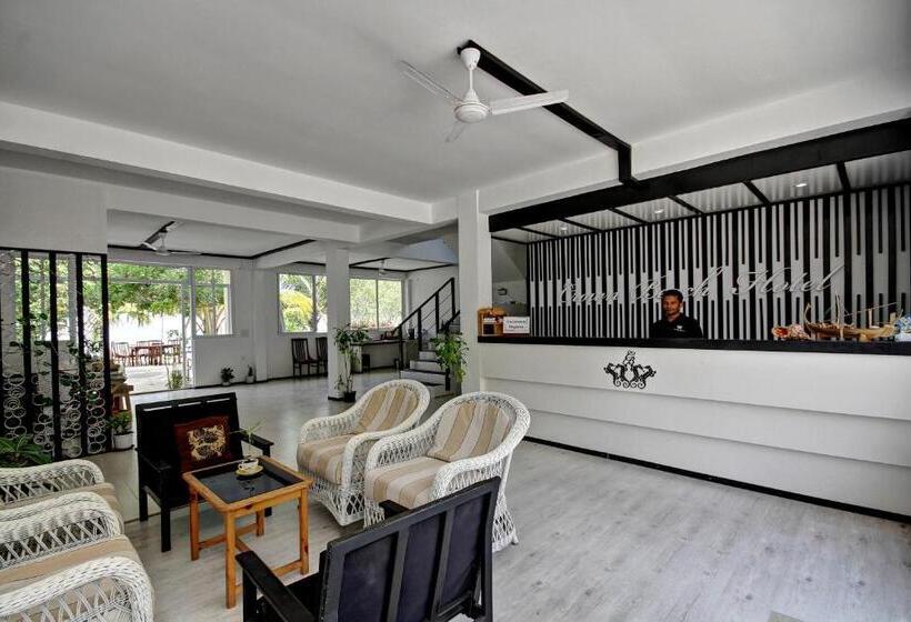 پانسیون Crown Beach Villas With Direct Access To The Bikini Beach