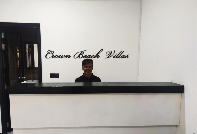 پانسیون Crown Beach Villas With Direct Access To The Bikini Beach