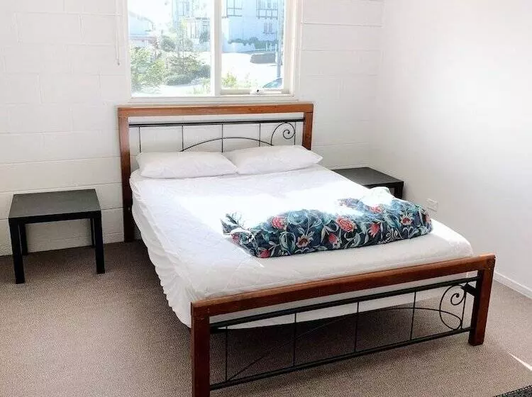 Bayplay Beach Accommodation   2 Locations