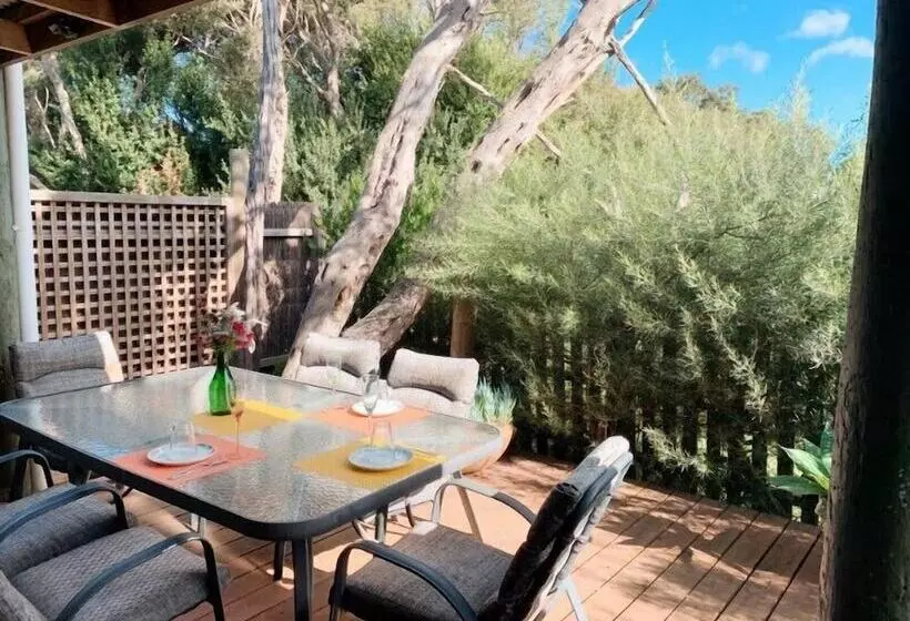 Bayplay Beach Accommodation   2 Locations