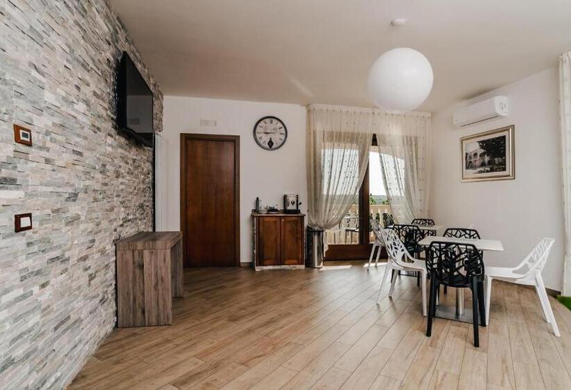 Bed and Breakfast Holiday Gli Archi