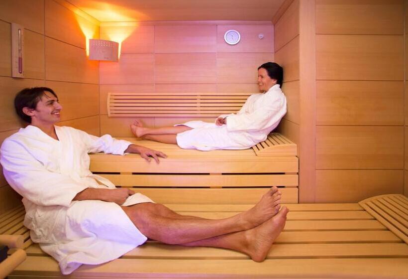 ホテル & Art Kristiana