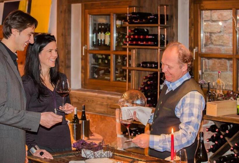 ホテル & Art Kristiana