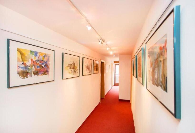 ホテル & Art Kristiana