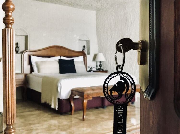 فندق Artemis Cave Suites & Spa Adults Only