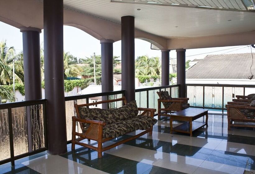 בית מלון כפרי Downtown