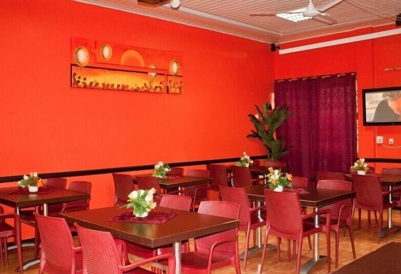 בית מלון כפרי Downtown