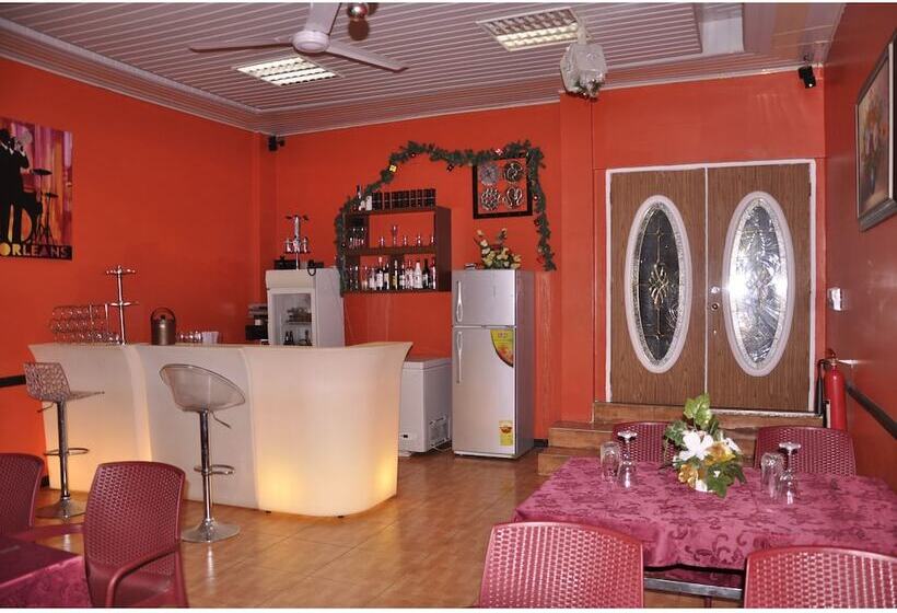 בית מלון כפרי Downtown