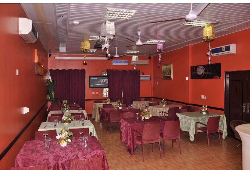 בית מלון כפרי Downtown