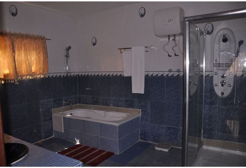 בית מלון כפרי Downtown