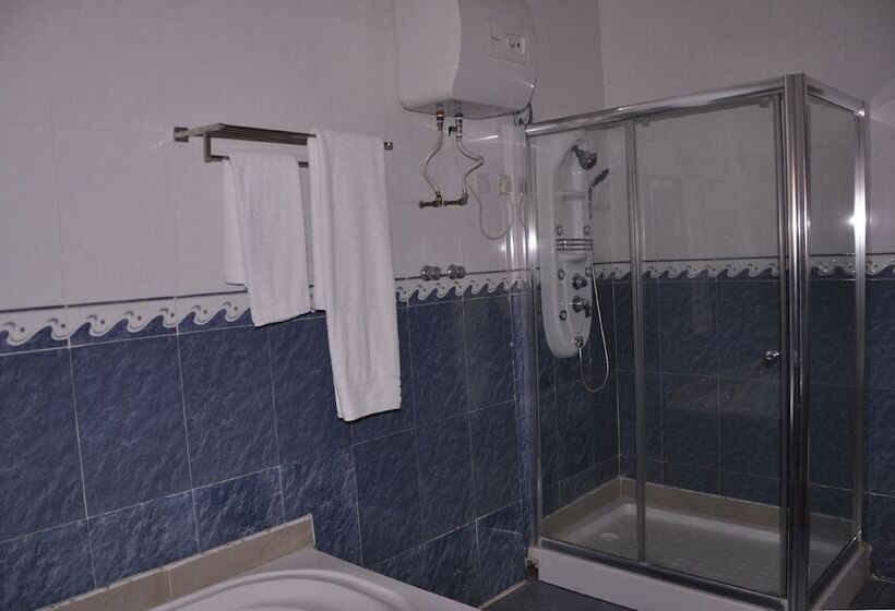 בית מלון כפרי Downtown