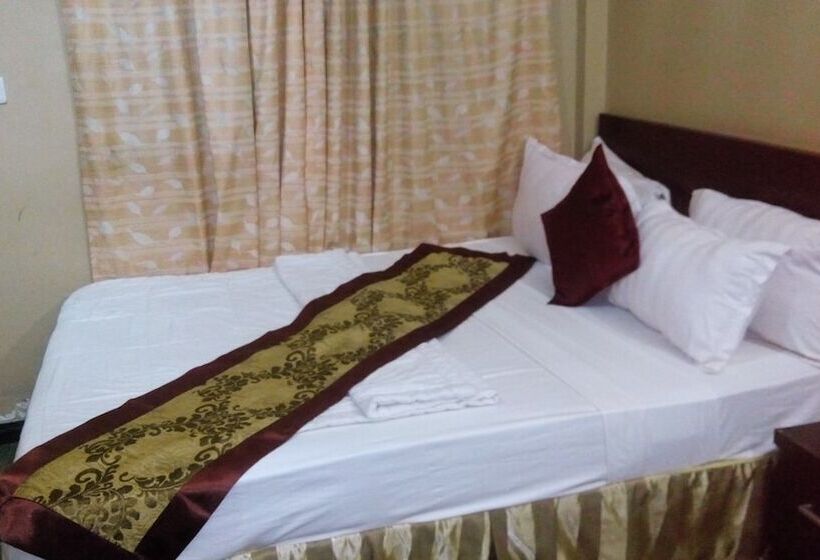 בית מלון כפרי Downtown