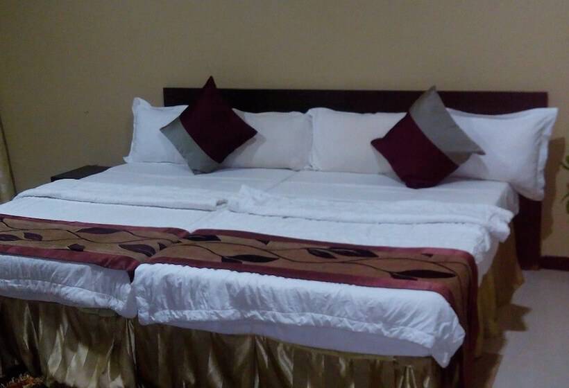 בית מלון כפרי Downtown