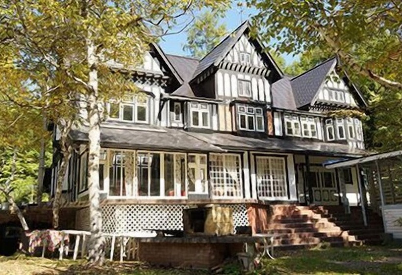 בית מלון כפרי Lady Diana & St. Georges