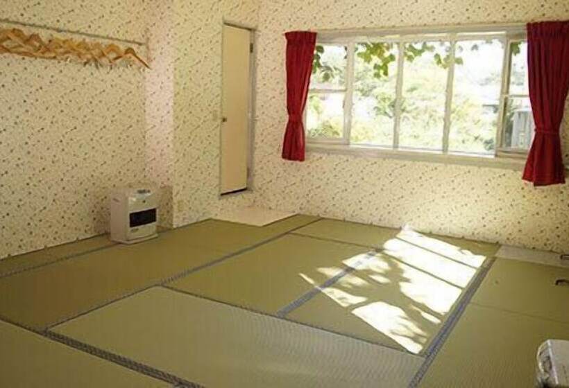 בית מלון כפרי Lady Diana & St. Georges