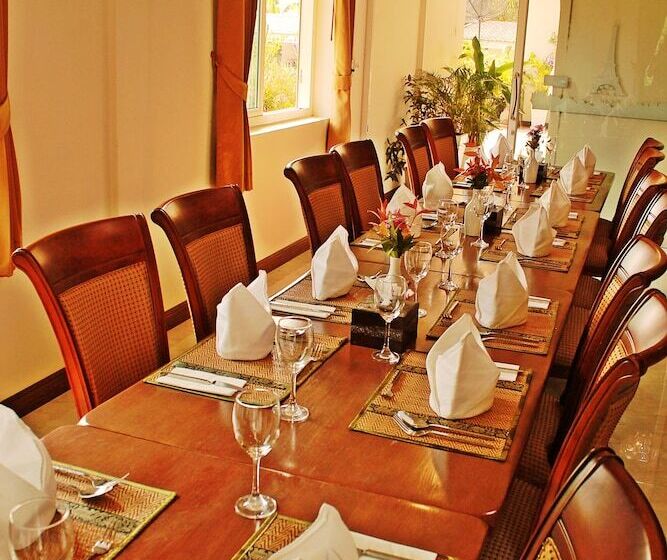 فندق Nok Resort &