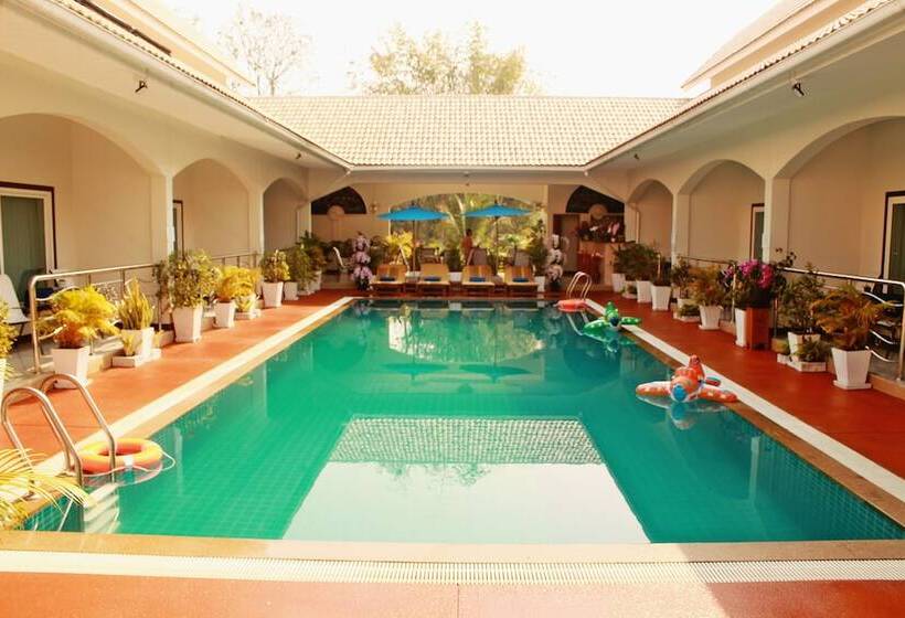 فندق Nok Resort &