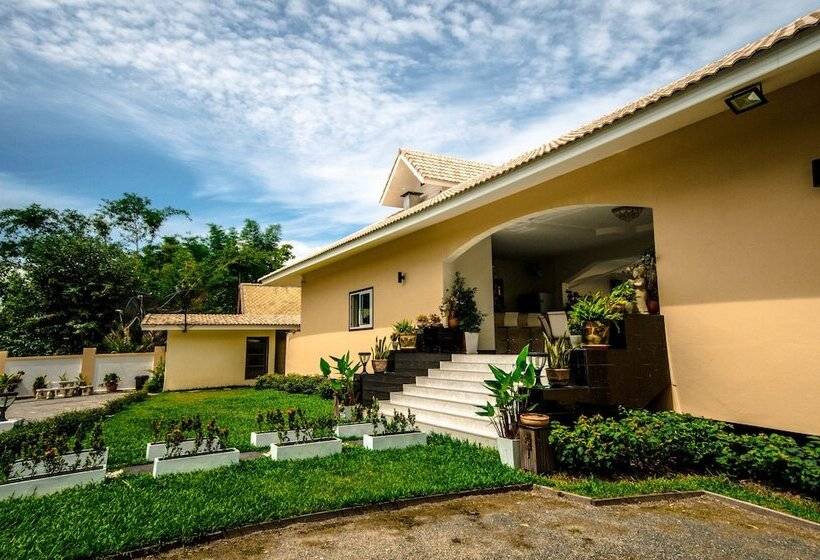 فندق Nok Resort &