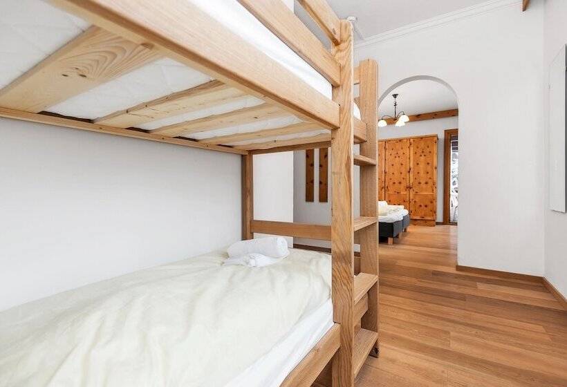 هتل Pinzgauerhof Ski & Bike Inclusive Evening Dinner