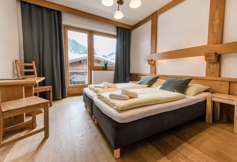 هتل Pinzgauerhof Ski & Bike Inclusive Evening Dinner