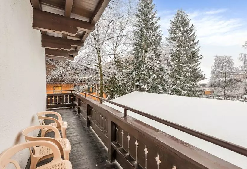 هتل Pinzgauerhof Ski & Bike   Inclusive Evening Dinner