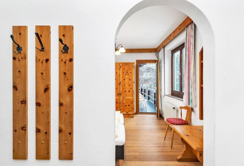 هتل Pinzgauerhof Ski & Bike Inclusive Evening Dinner