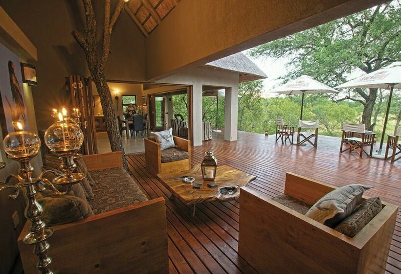 ホテル Raptor Retreat Game Lodge