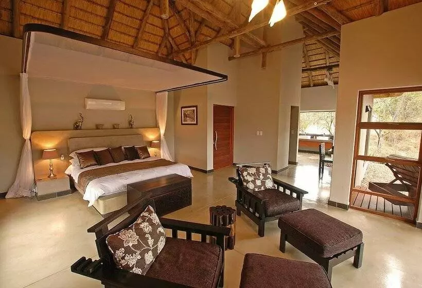 هتل Raptor Retreat Game Lodge