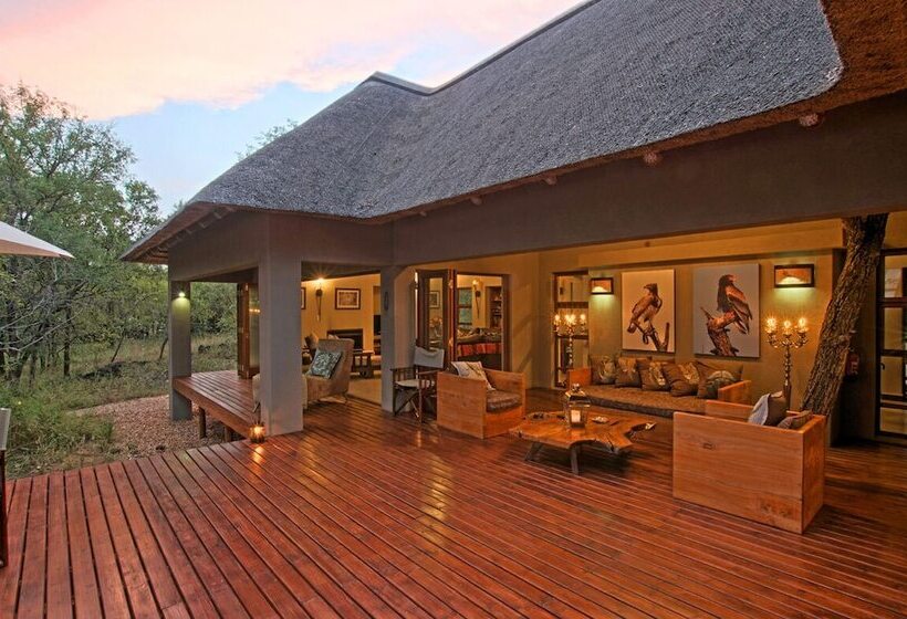 ホテル Raptor Retreat Game Lodge