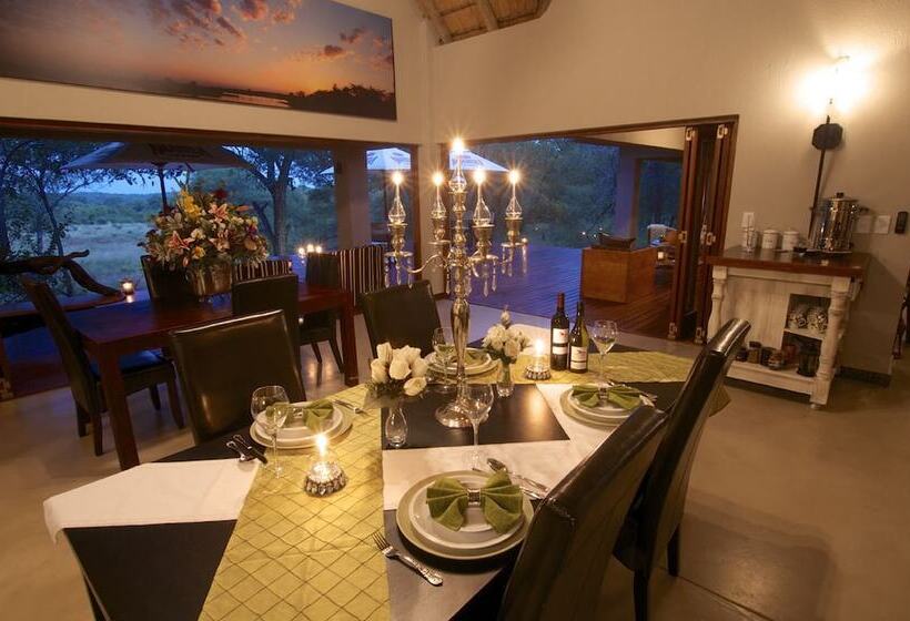 ホテル Raptor Retreat Game Lodge