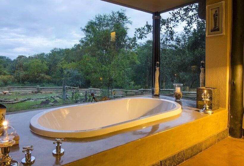 ホテル Raptor Retreat Game Lodge