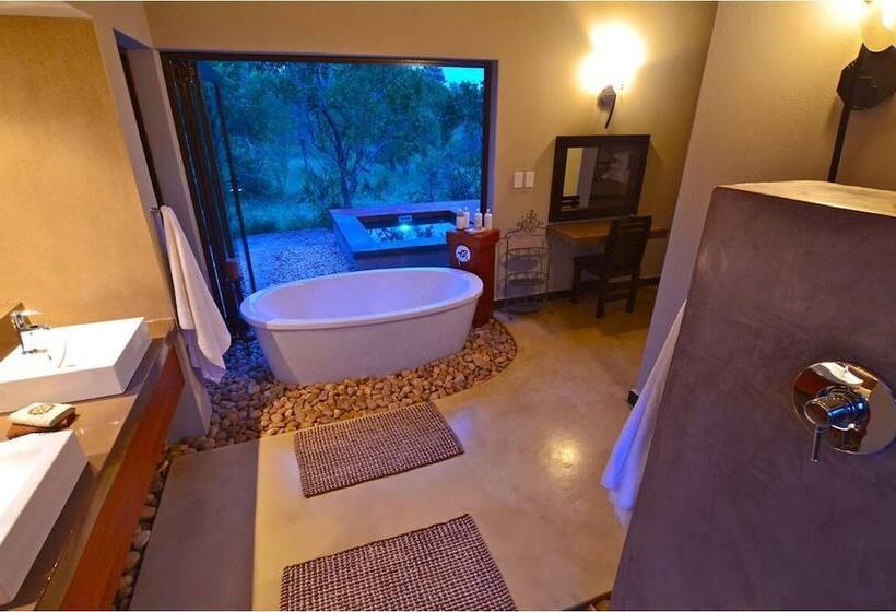 ホテル Raptor Retreat Game Lodge