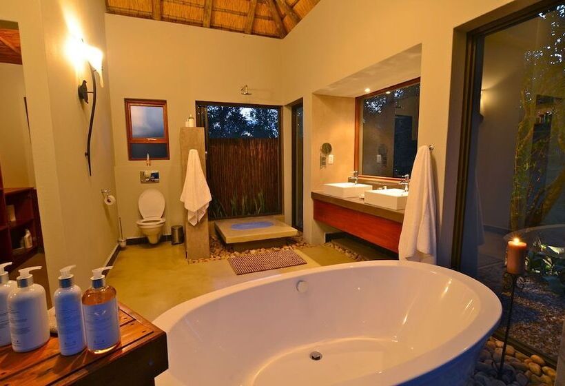 ホテル Raptor Retreat Game Lodge