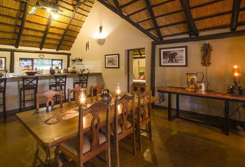 ホテル Raptor Retreat Game Lodge