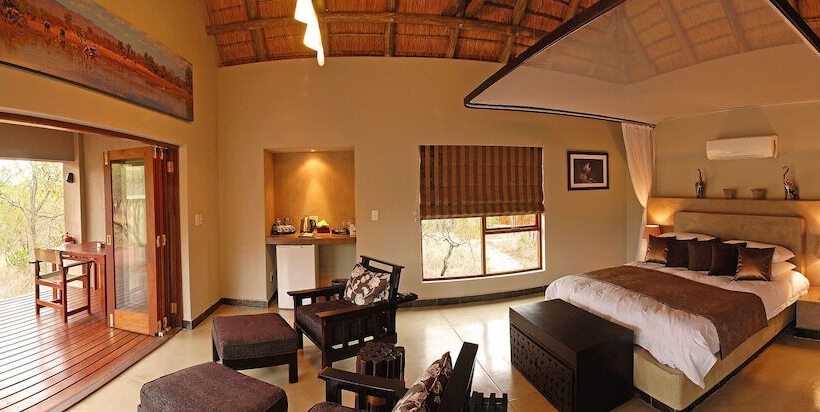 ホテル Raptor Retreat Game Lodge