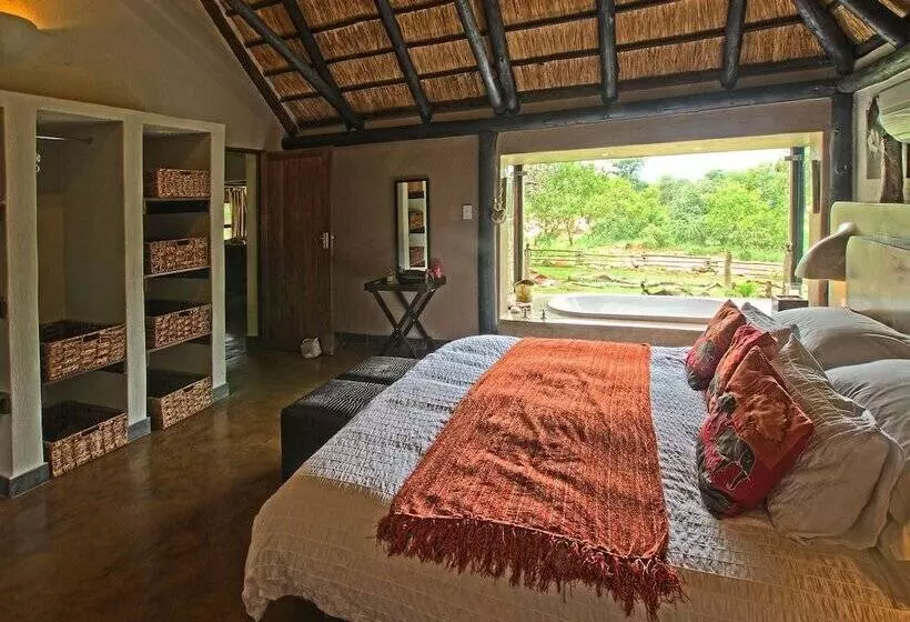 هتل Raptor Retreat Game Lodge