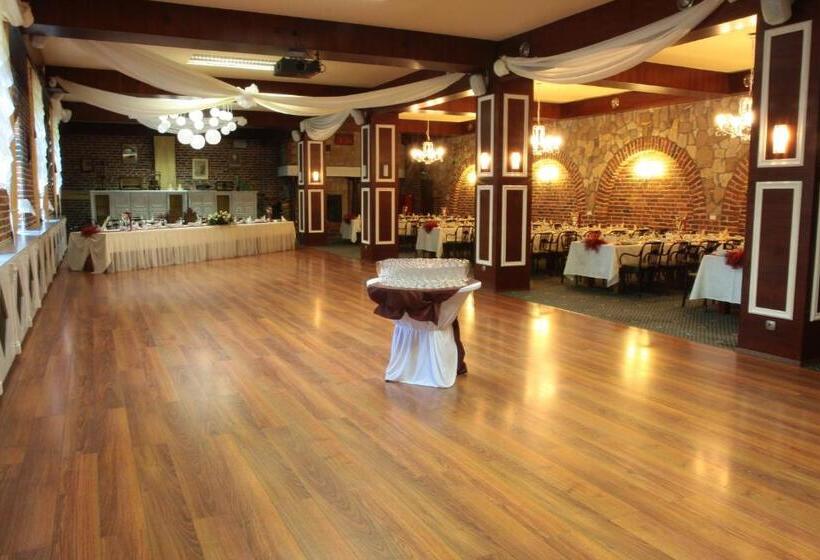 Отель Restauracja Pustelnik