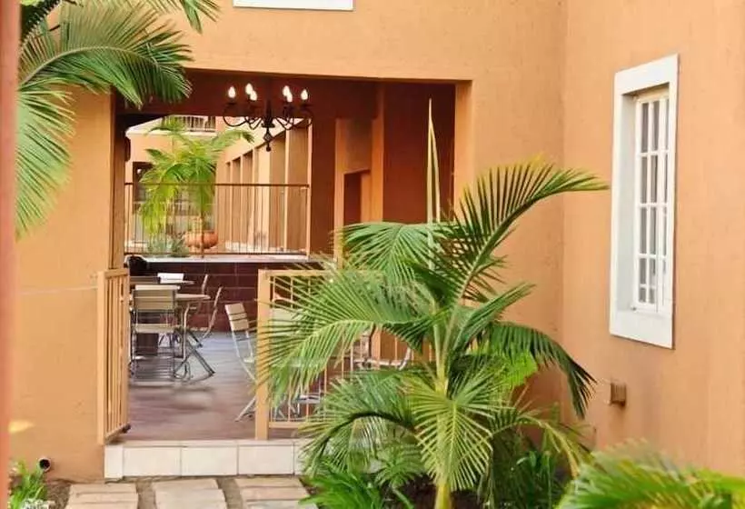 پانسیون Batter Boys Guest House