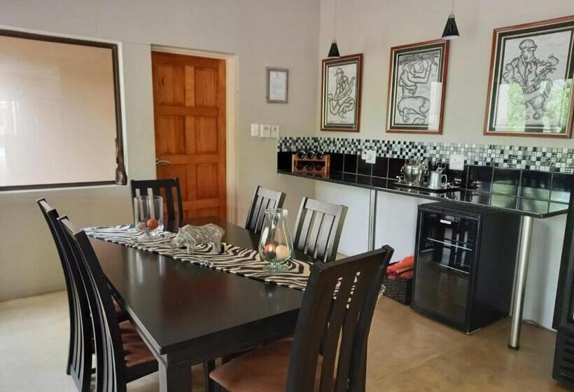 ペンション Turaco Lodge   No Loadshedding