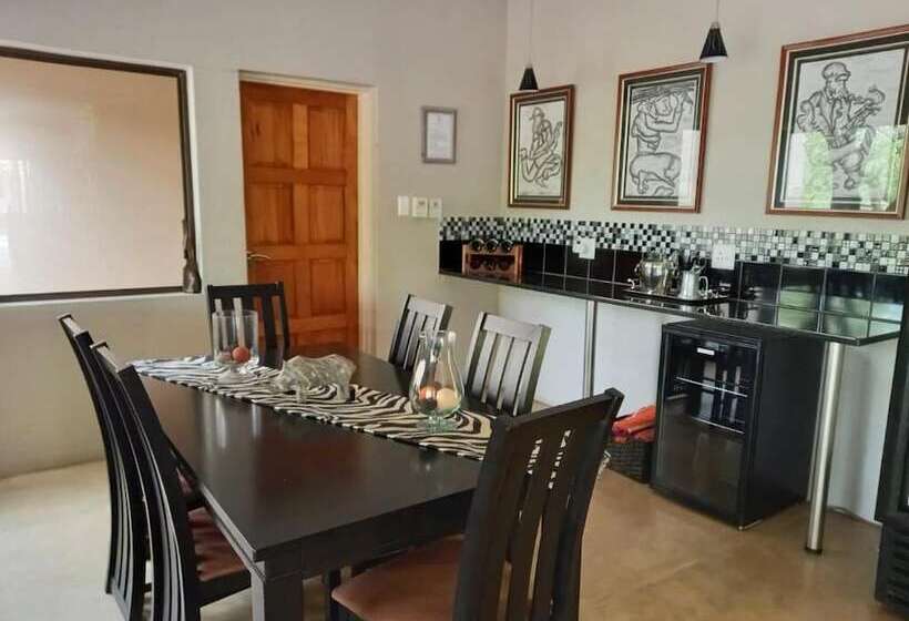 ペンション Turaco Lodge   No Loadshedding