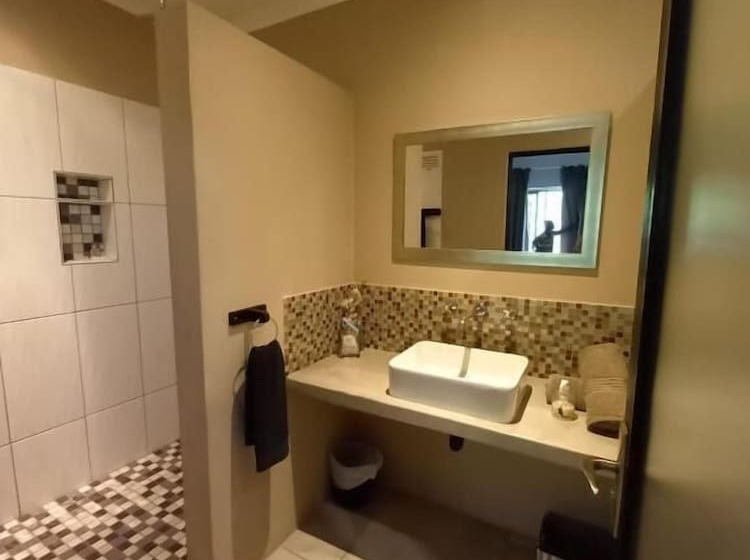 ペンション Turaco Lodge   No Loadshedding