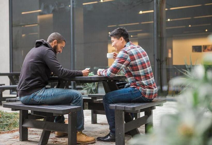 Antwerp Central Youth Hostel