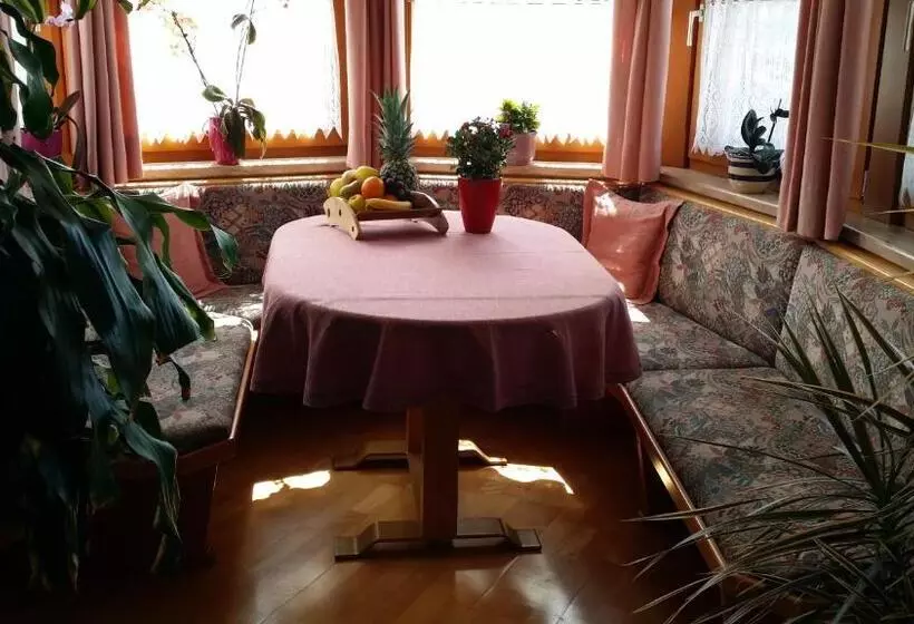 ベッドアンドブレックファースト Kreuzhof Seefeld