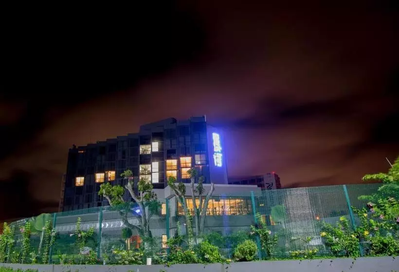 هتل Park Inn By Radisson Libreville