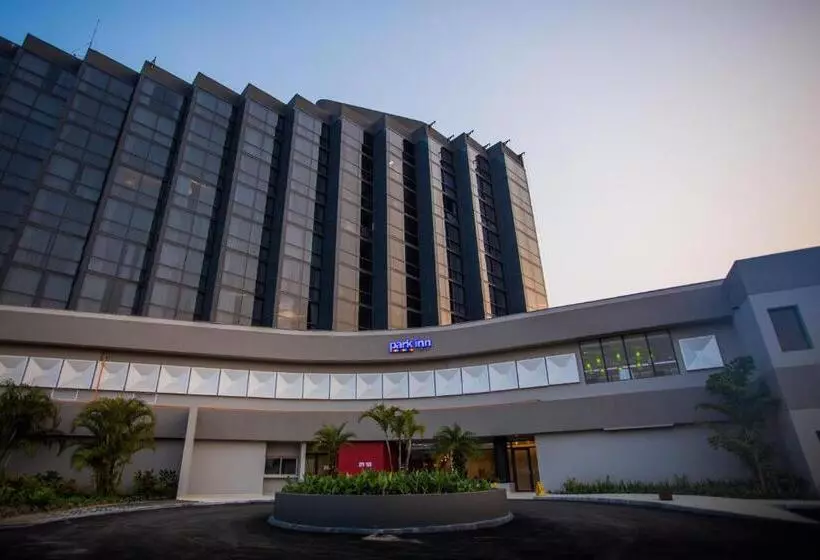 هتل Park Inn By Radisson Libreville